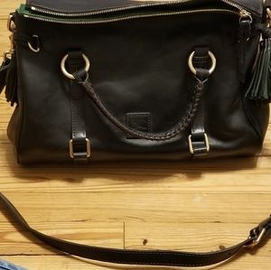 A dooney and bourke leather hand bag